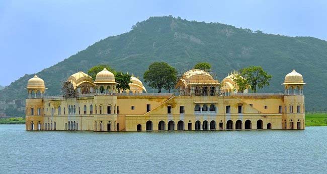 Jal Mahal Overnight Jaipur Tour